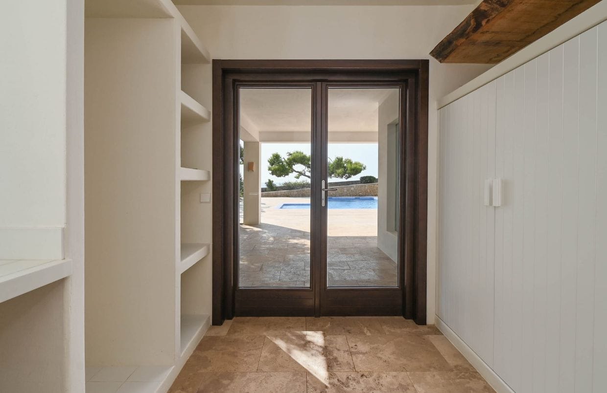 Exclusiva Villa Mediterránea Reformada con Vistas al Mar en Moraira
