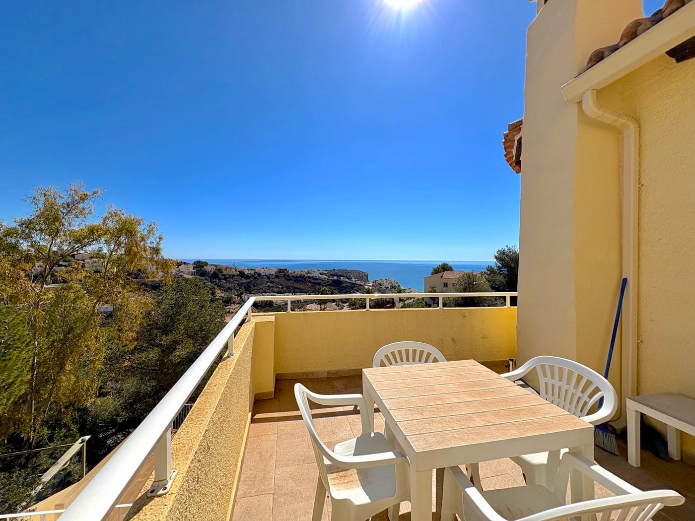 Gerenoveerde villa met zwembad en uitzicht op zee in Cumbre del Sol