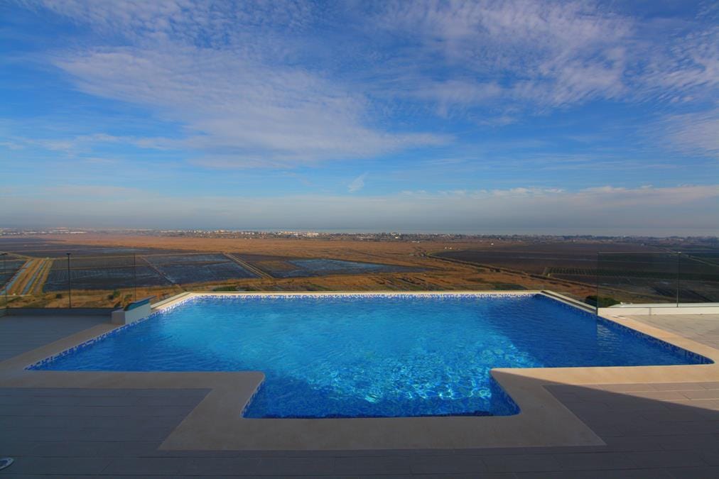 Impresionante villa de nueva construcción en venta con vistas al mar