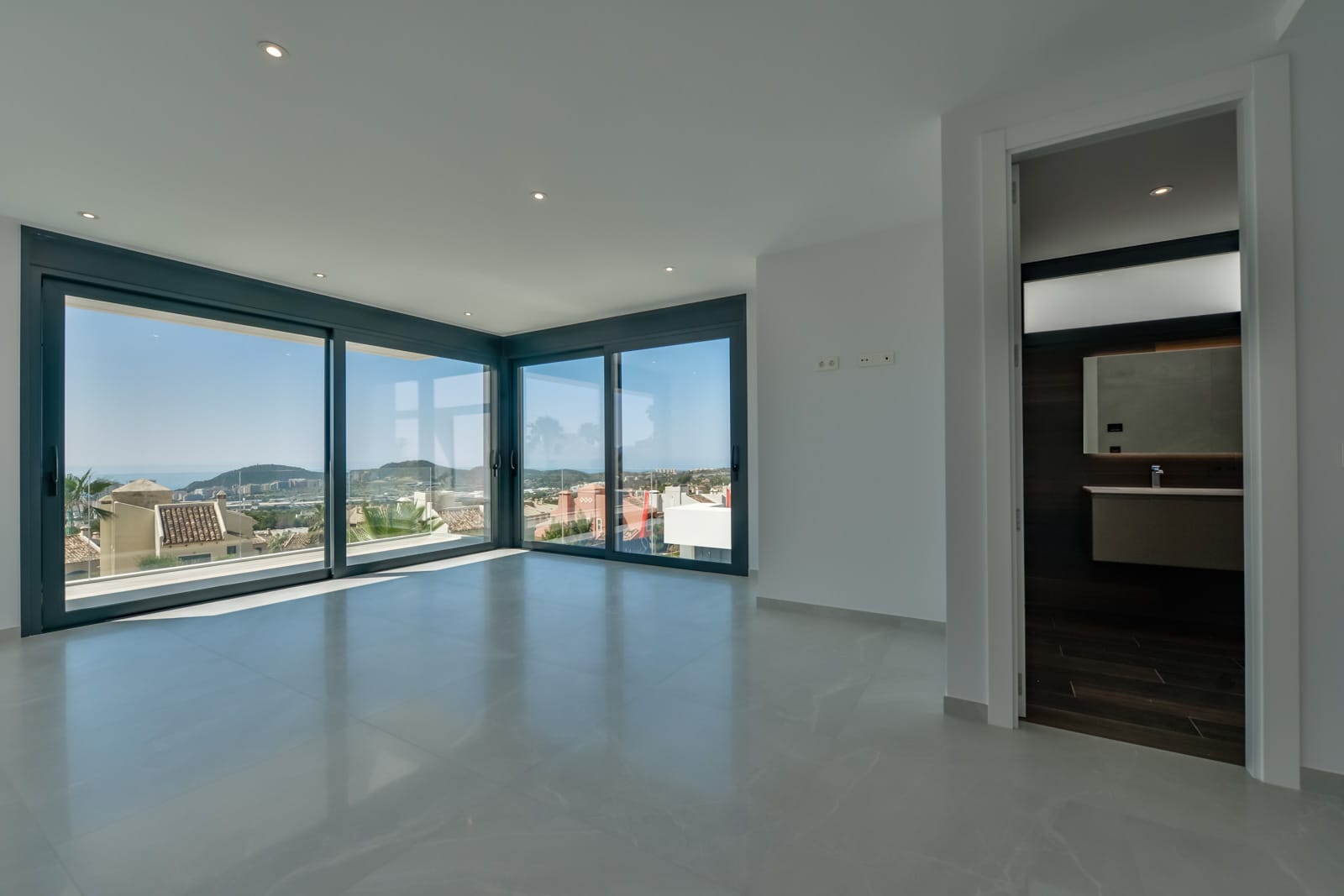 Magnífica villa moderna con vistas al mar en Benidorm
