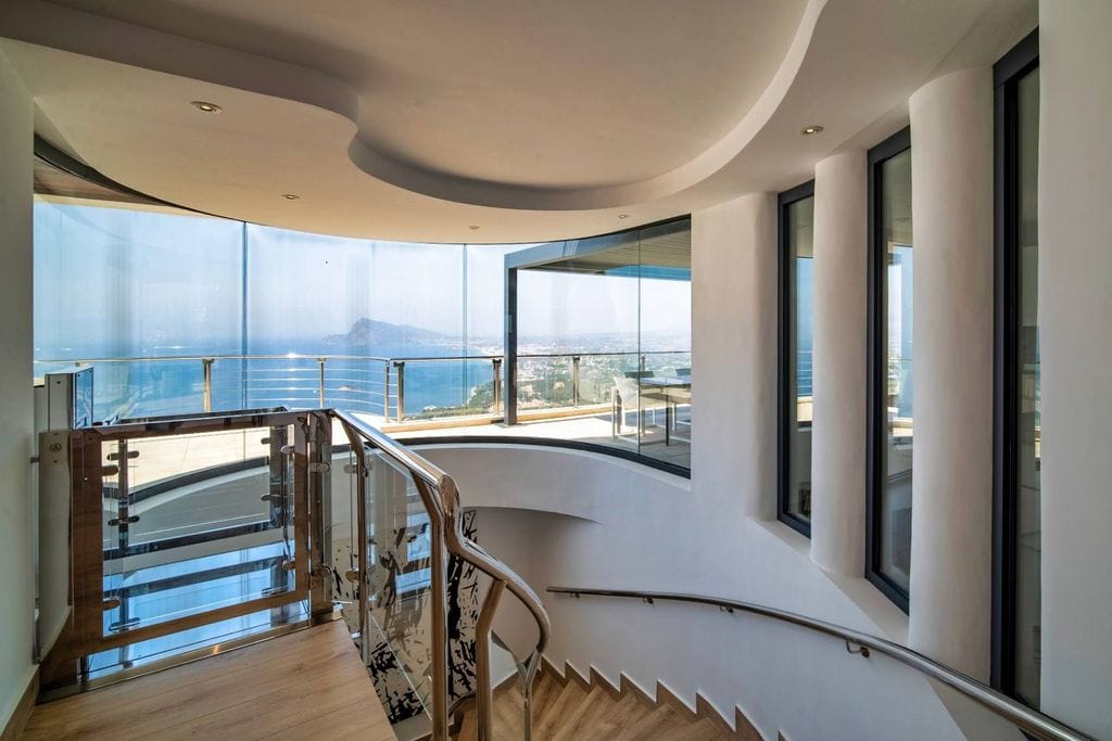 Villa de Lujo en Altea Hills con Vistas Panorámicas al Mar