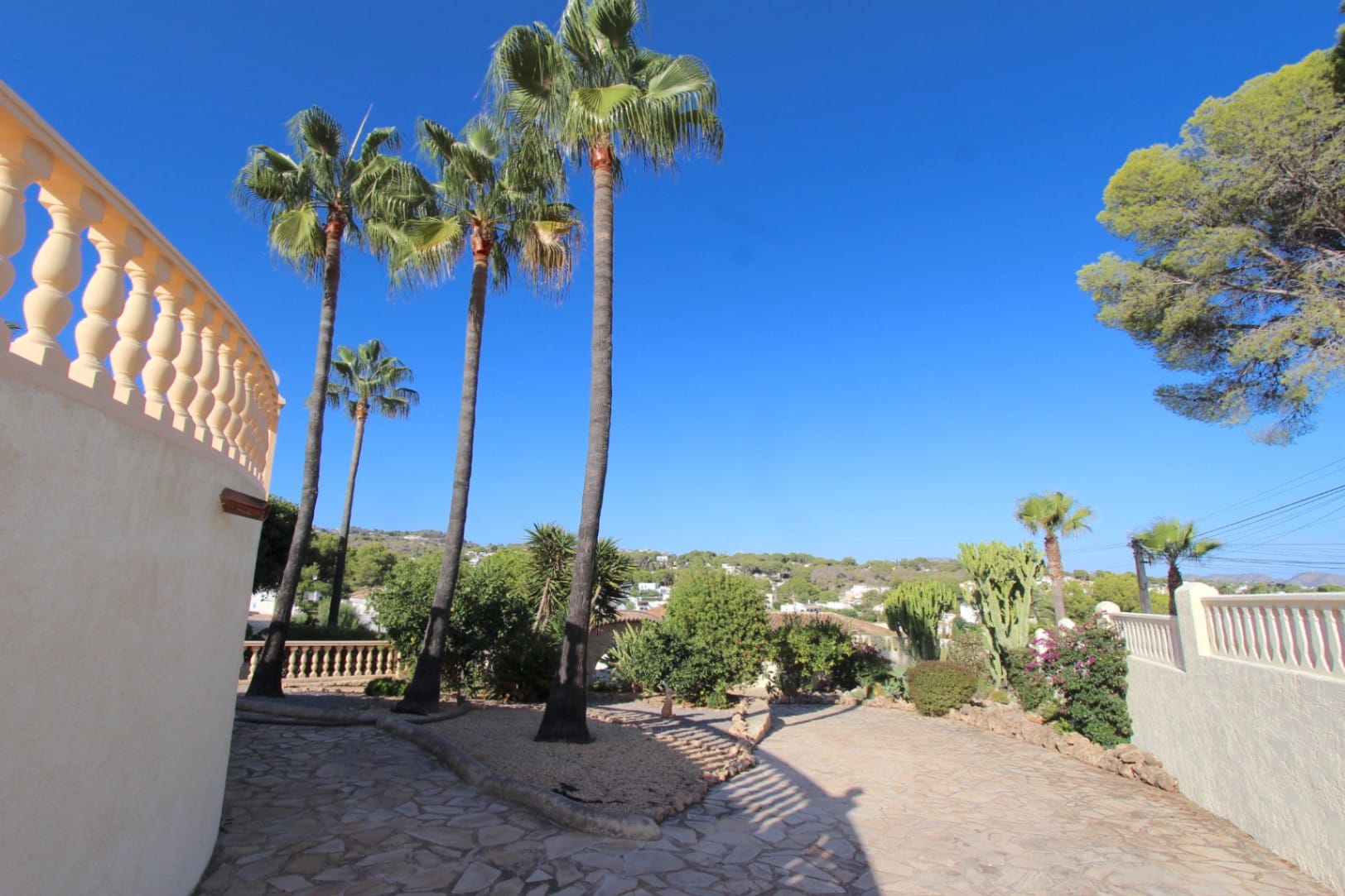VILLA DE ESTILO MEDITERRANEO