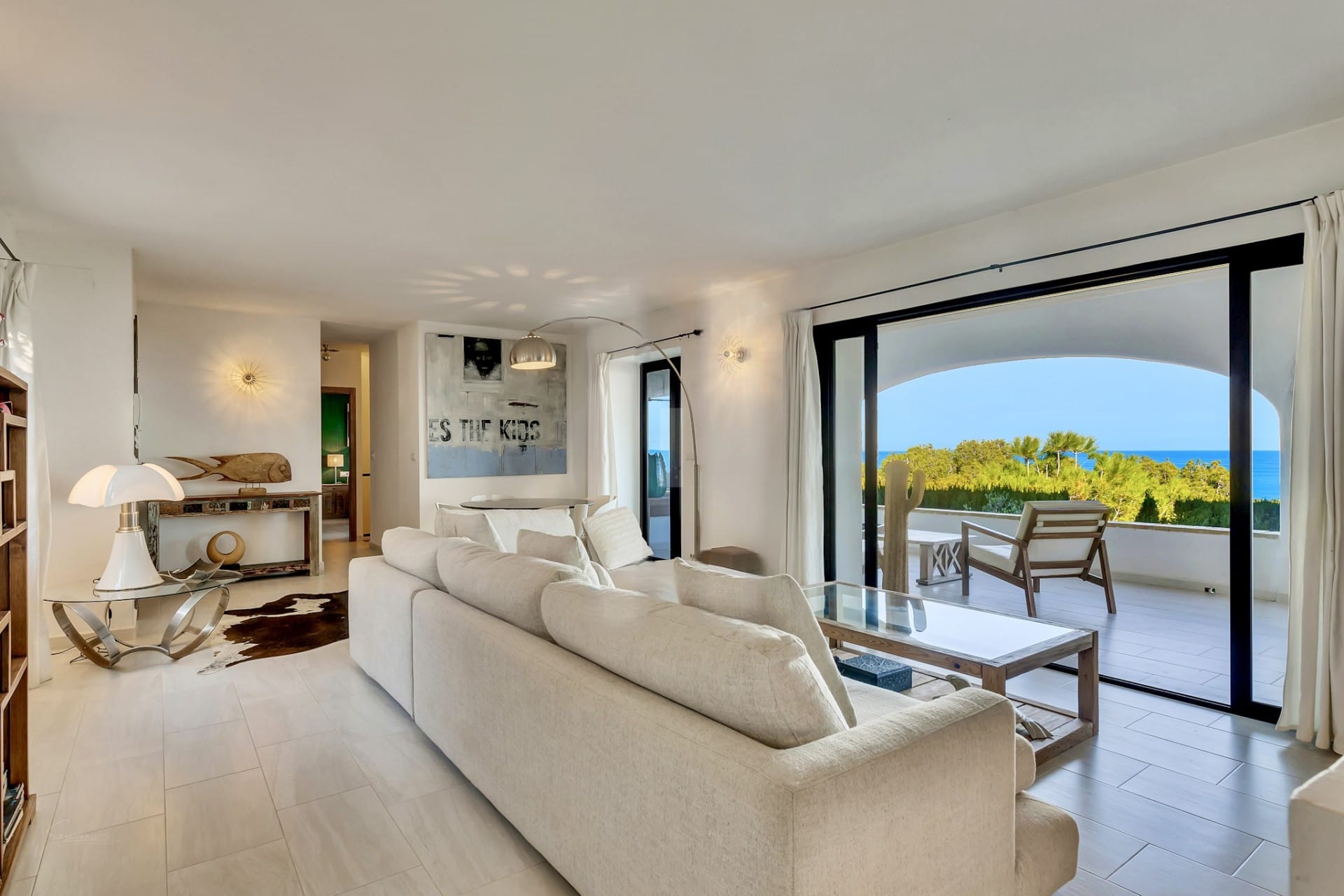 Excepcional villa de 3 dormitorios y piscina y vistas al mar en Denia