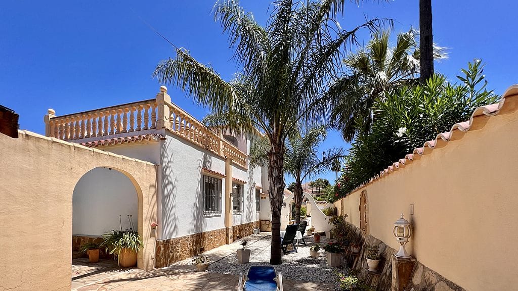 Villa met privé zwembad en uitzicht in Santa Lucia gebied van Denia