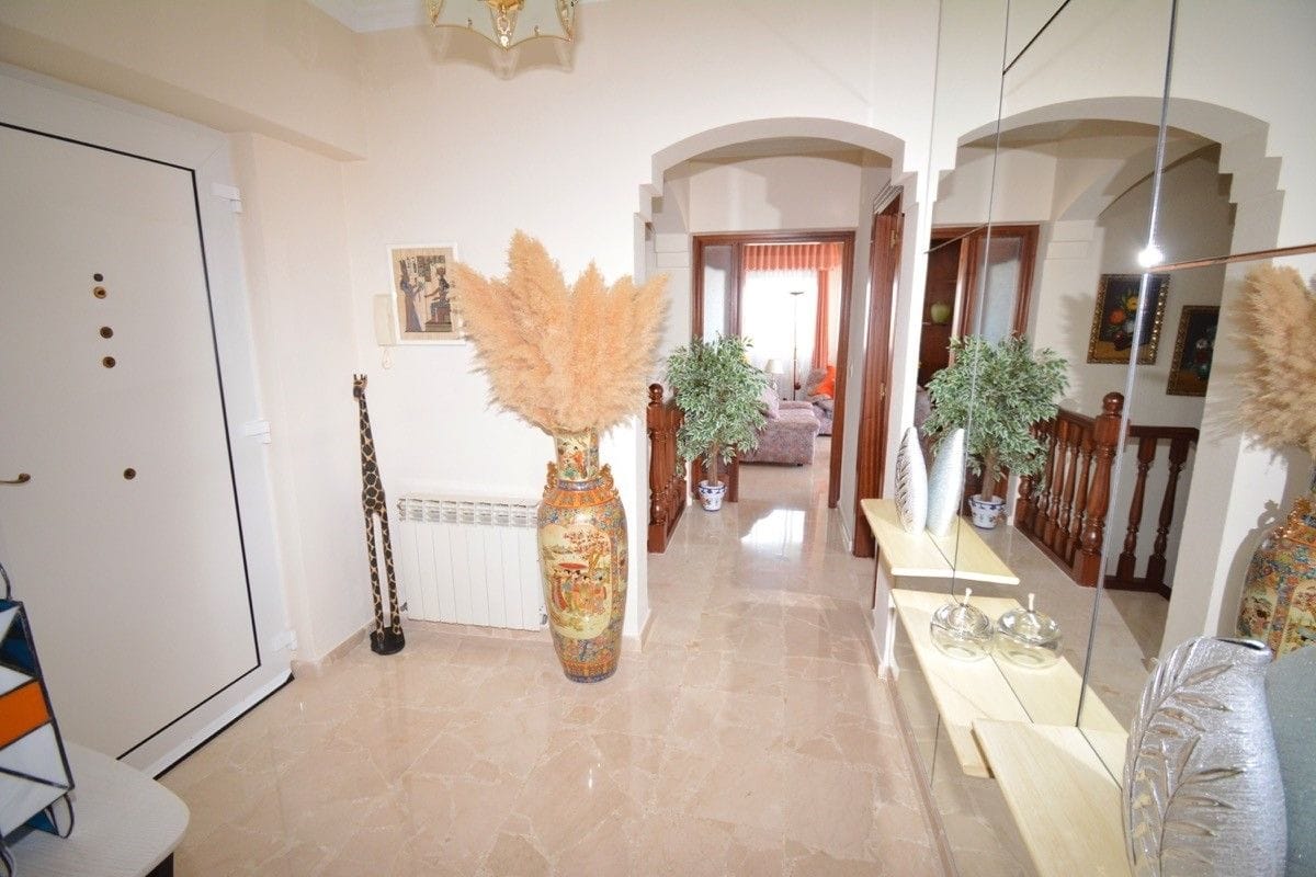 Villa en venta en Denia zona montgo