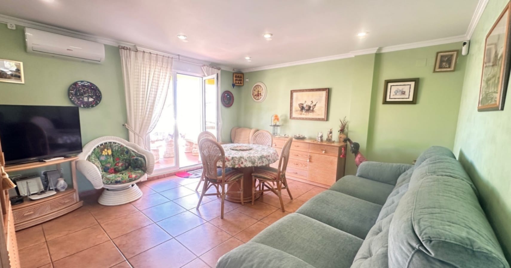 Amplio ático con gran terraza, piscina y excelente ubicación en Dénia (Las Marinas)