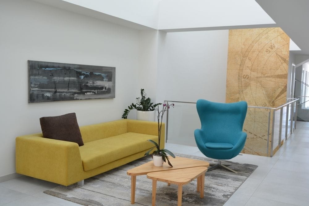 Precioso Apartamento de lujo que disfruta de la espectacularidad de las vistas al mar.-