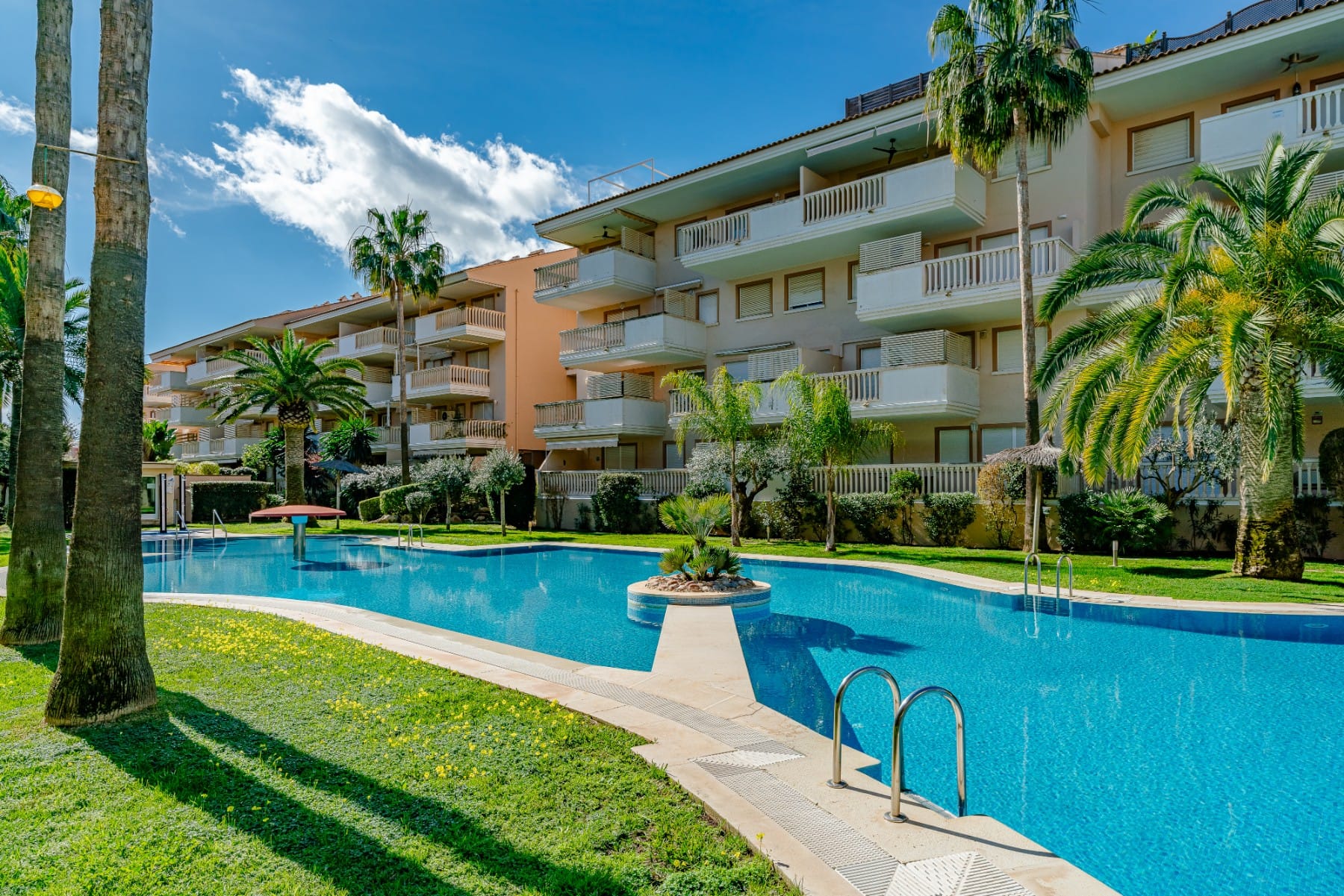 Venta. Apartamento en Jávea