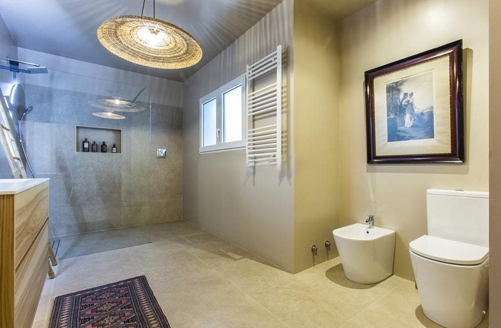 Villa zum Verkauf mit 4 Schlafzimmern und Pool in Denia, Alicante