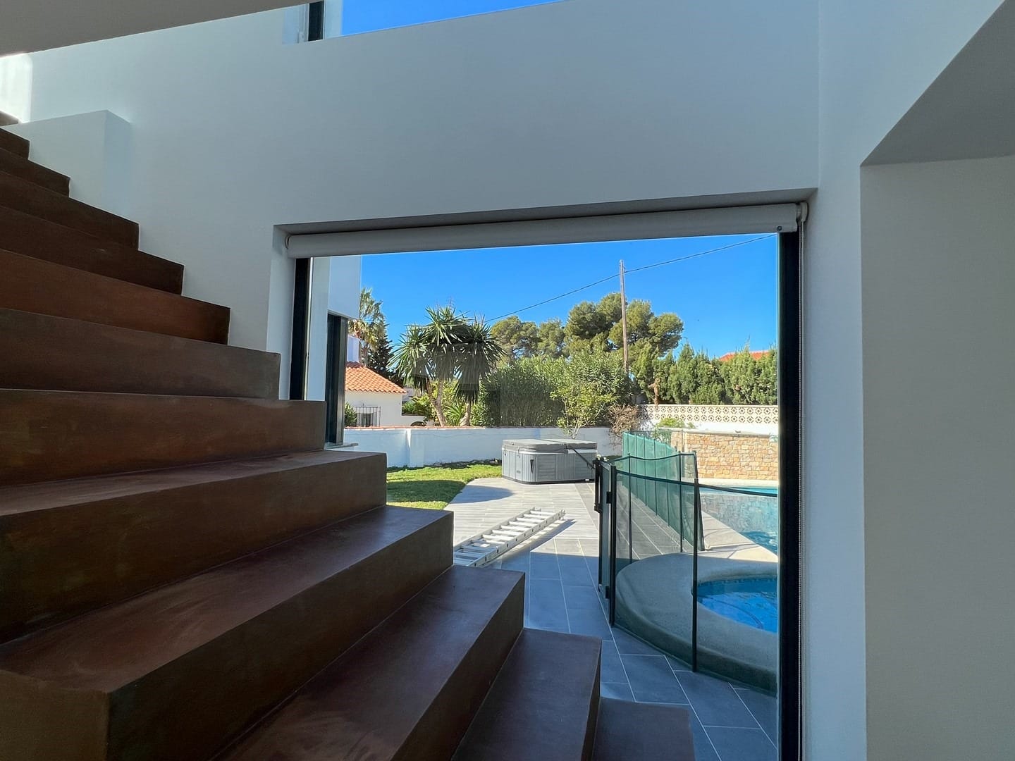 VILLA MODERNE EXCLUSIVE À VENDRE À MORAIRA