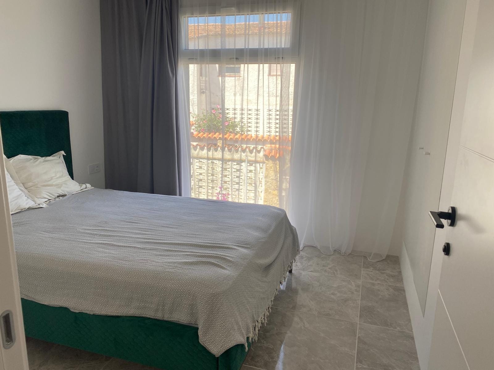 Villa moderne de 4 chambres à Dénia, à distance de marche de la plage.