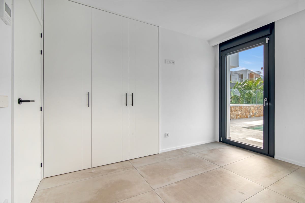 Luxury Villa with Sea Views and Natural Surroundings in Dénia