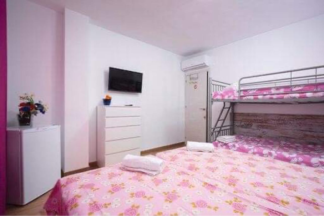 Hostal con licencia turística en venta en el centro de Denia