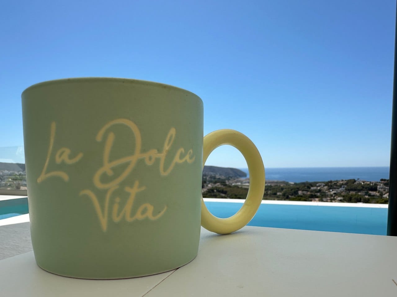 Espectacular villa de lujo con vistas al mar en Moraira, terrazas panorámicas, piscina infinity y azotea wellness