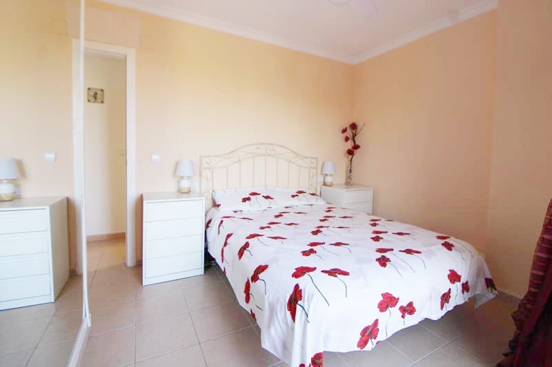 Apartamento con dos terrazas a pocos pasos de la playa en Oliva Nova