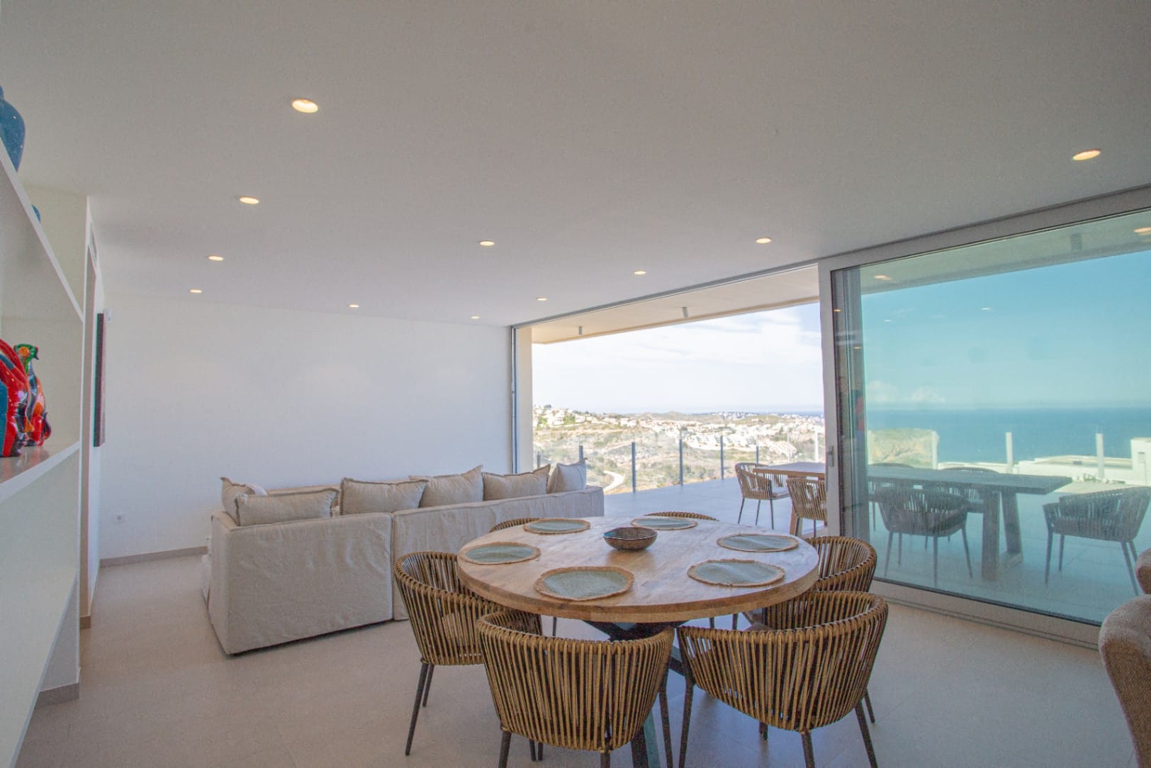 Villa contemporánea de obra nueva en Moraira con vistas panorámicas al mar y alta eficiencia energética