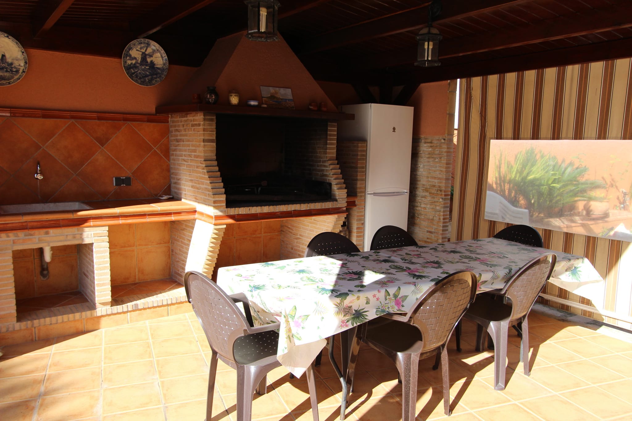 VILLA TRÈS PROCHE DE LA PLAGE ET DES SUPERMARCHÉS
