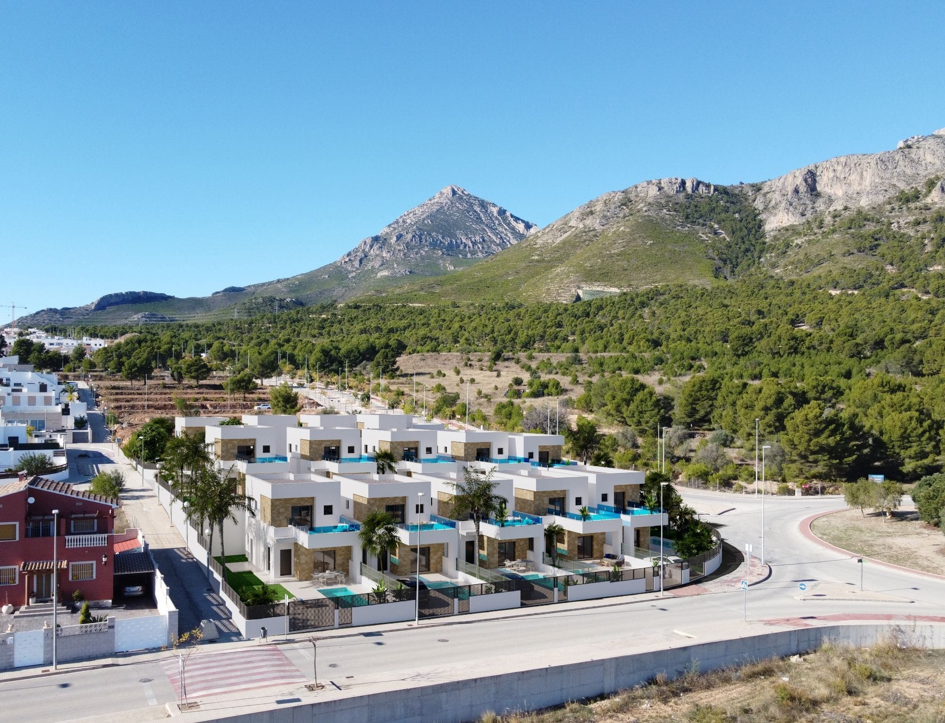 Chalet moderno con vistas al mar y a la montaña en Polop