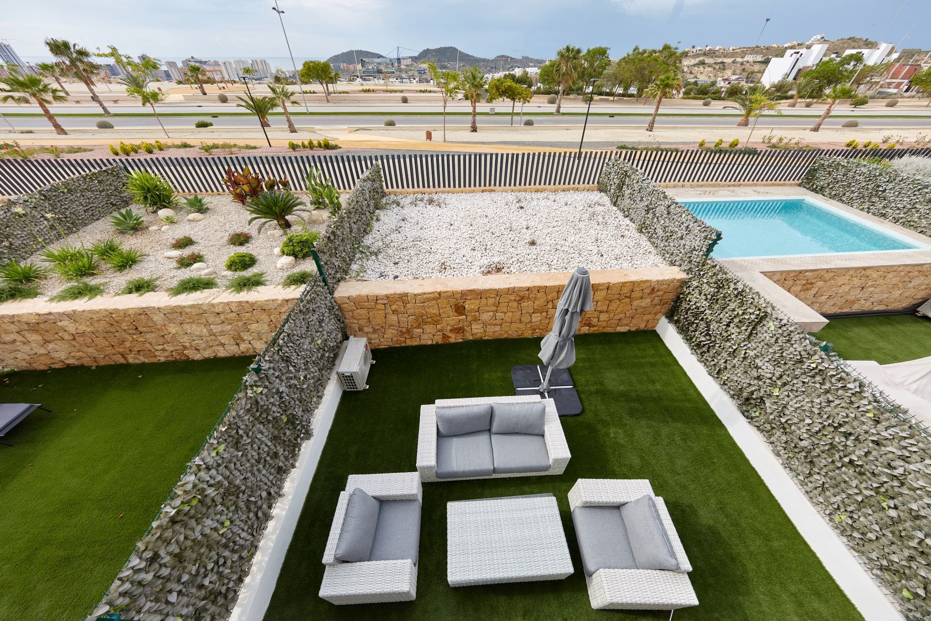 CBHN0563 - Exclusivo apartamento de 2 plantas con vistas al mar y Benidorm