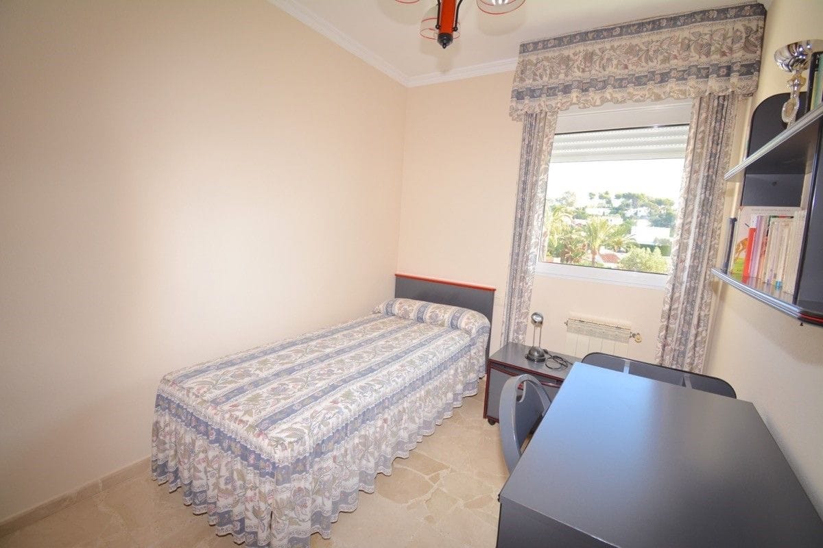 Villa en venta en Denia zona montgo