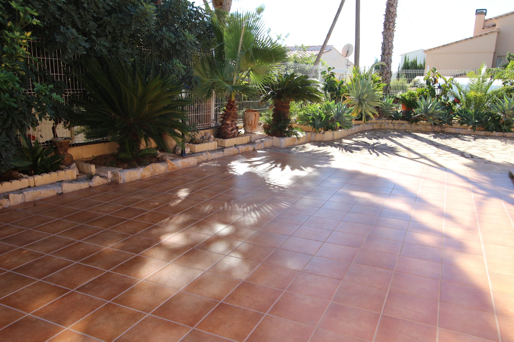 VILLA TRÈS PROCHE DE LA PLAGE ET DES SUPERMARCHÉS