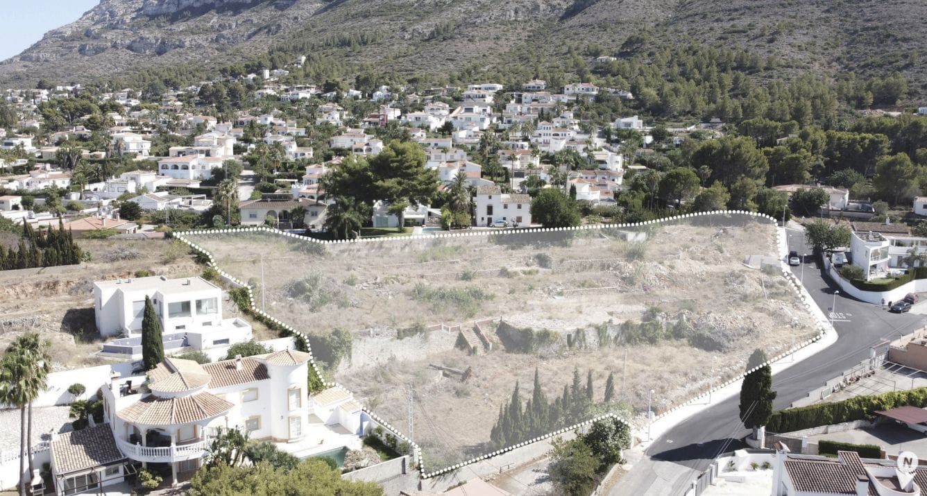 Villa met een eigentijds ontwerp, met een panoramisch uitzicht en infinity zwembad op de Montgó, Dénia.