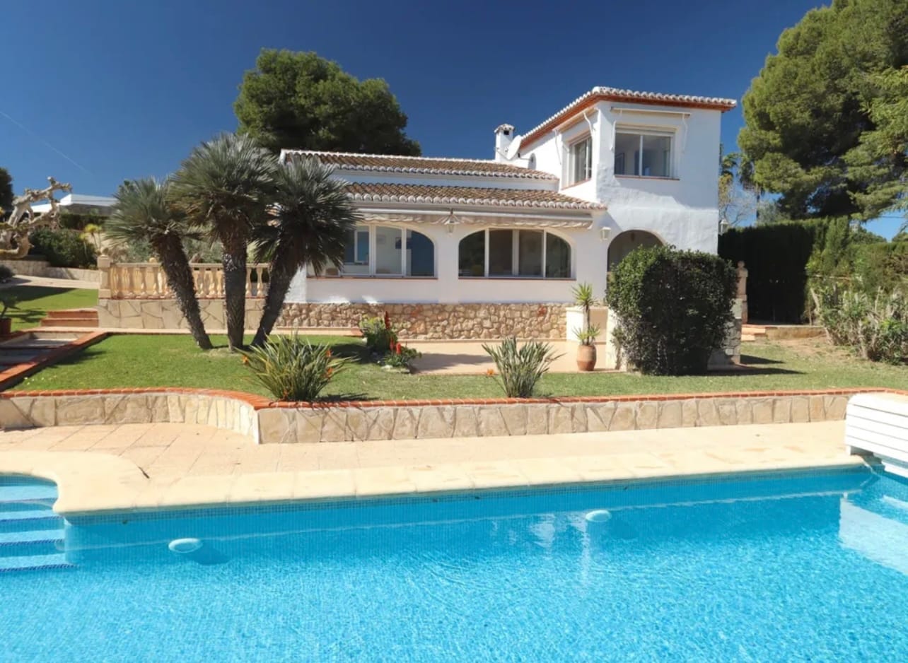 En Jávea dos Villas Independientes con Vistas al Mar
