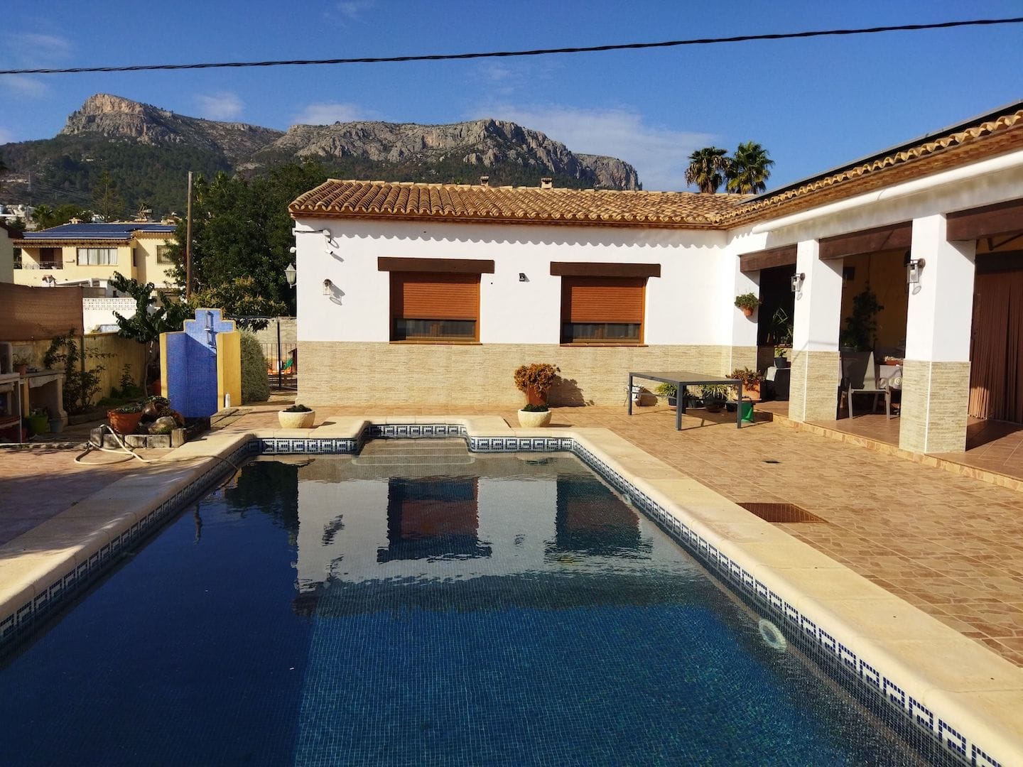 VILLA FANTASTIQUE AVEC UN EXCELLENT EMPLACEMENT