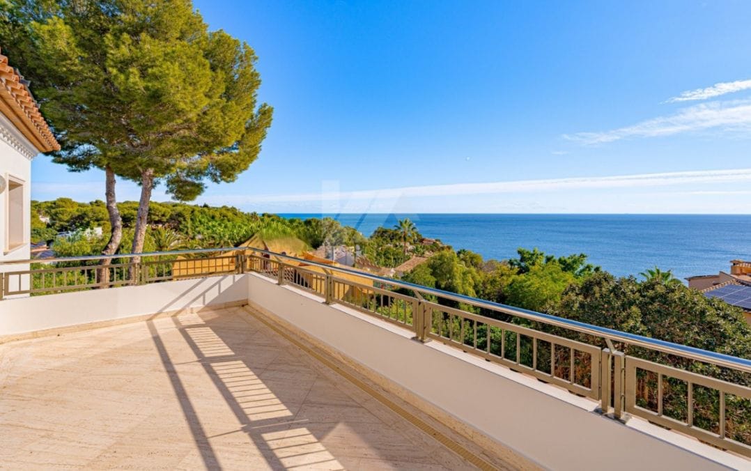 Villa met 4 slaapkamers en uitzicht op zee in Moraira