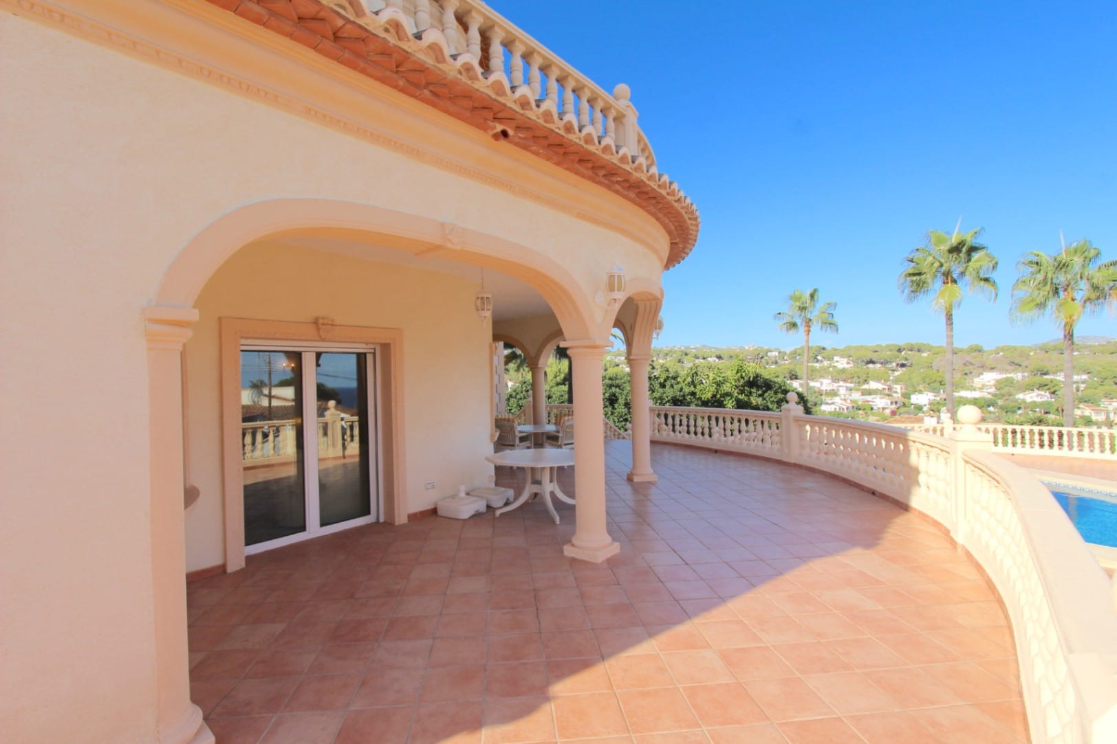 VILLA DE ESTILO MEDITERRANEO