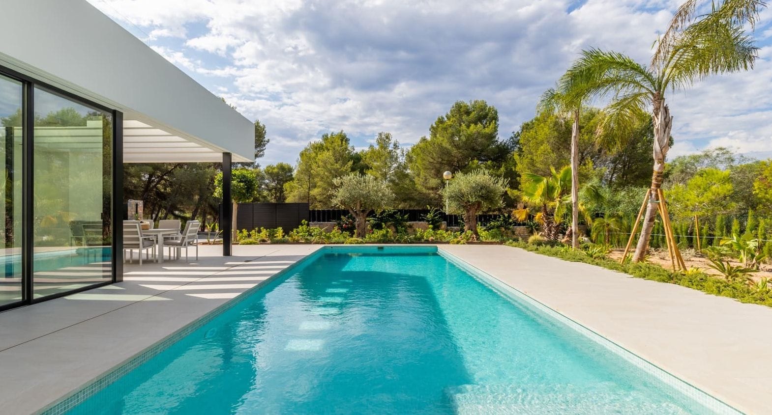 Villa de lujo de obra nueva en Jávea – Parcela sur de 1.032 m², piscina climatizada y alta eficiencia energética