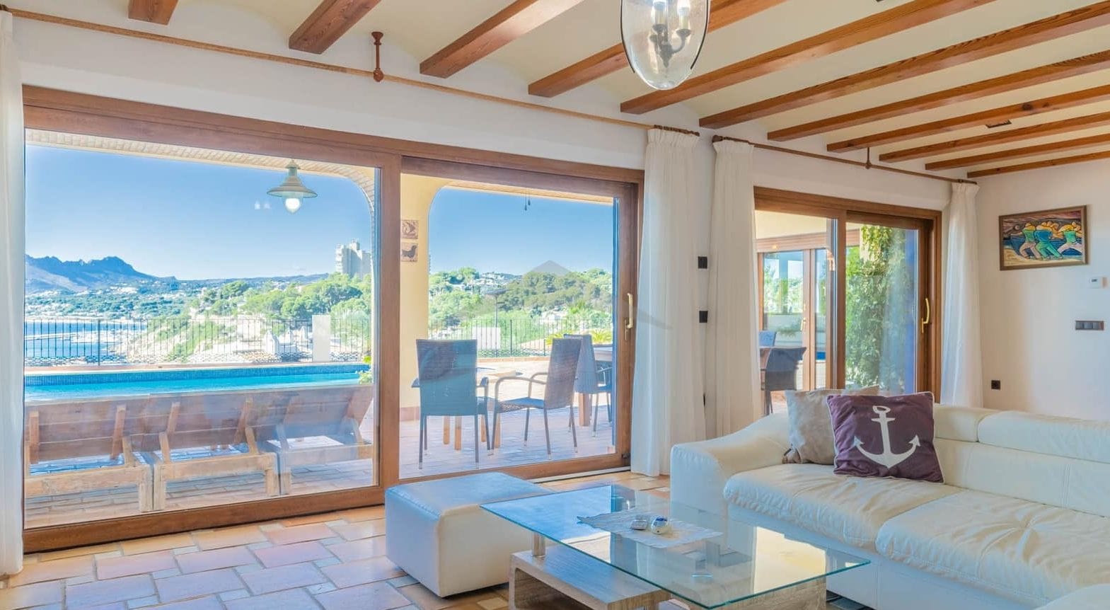 Extraordinair villa met zwembad en tuin, 4 slaapkamers.