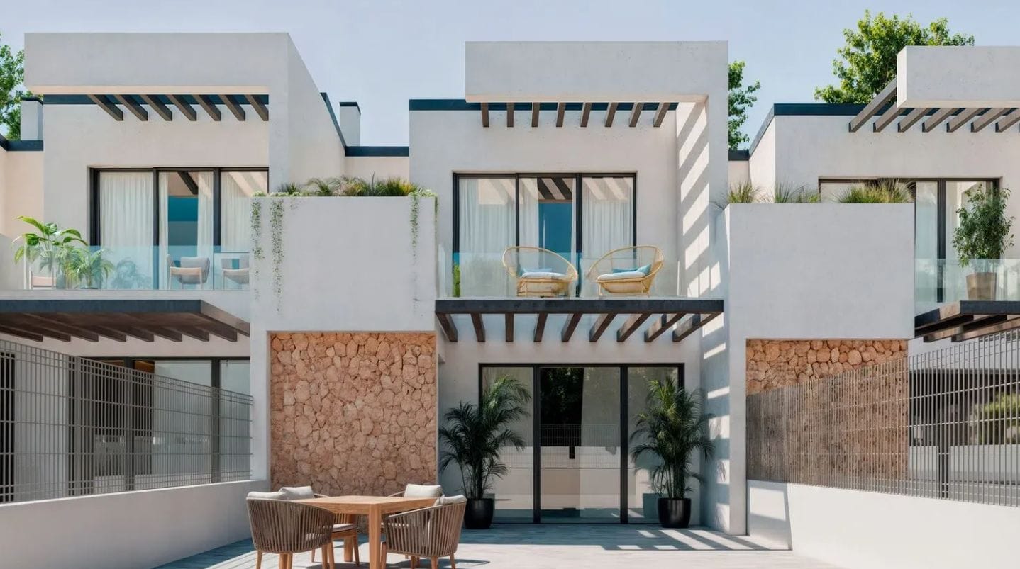 Casa adosada en Finestrat con piscina y 2 dormitorios en venta