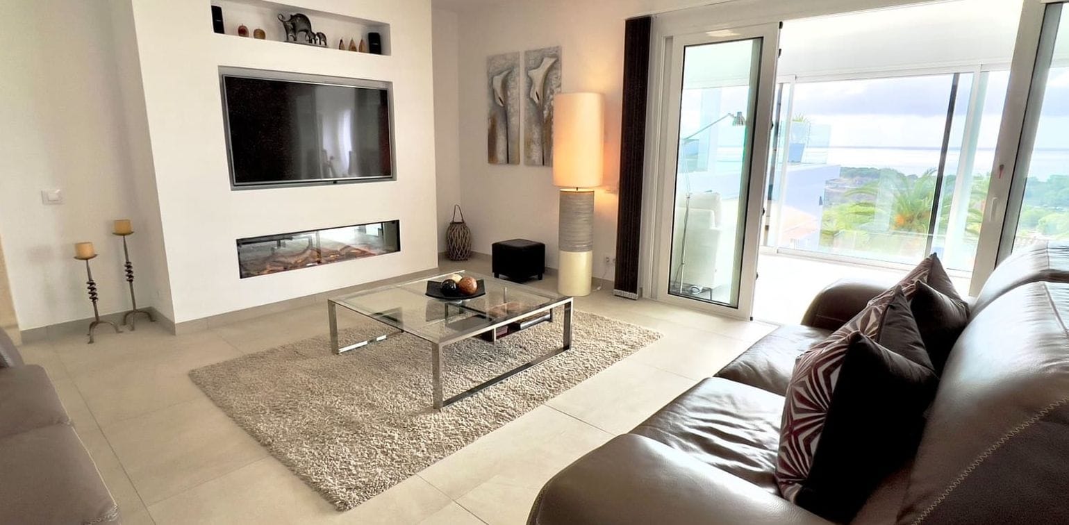 Villa de 5 dormitorios y piscina en Teulada, Alicante