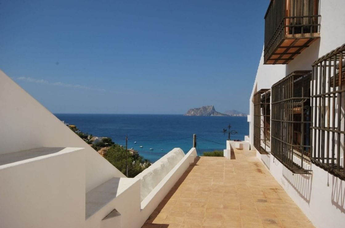 Impresionante Villa Mediterránea con Vistas Panorámicas al Mar en El Portet, Moraira