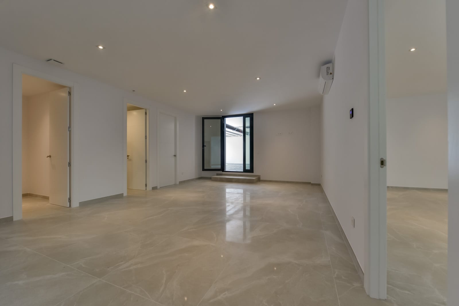 Magnífica villa moderna con vistas al mar en Benidorm