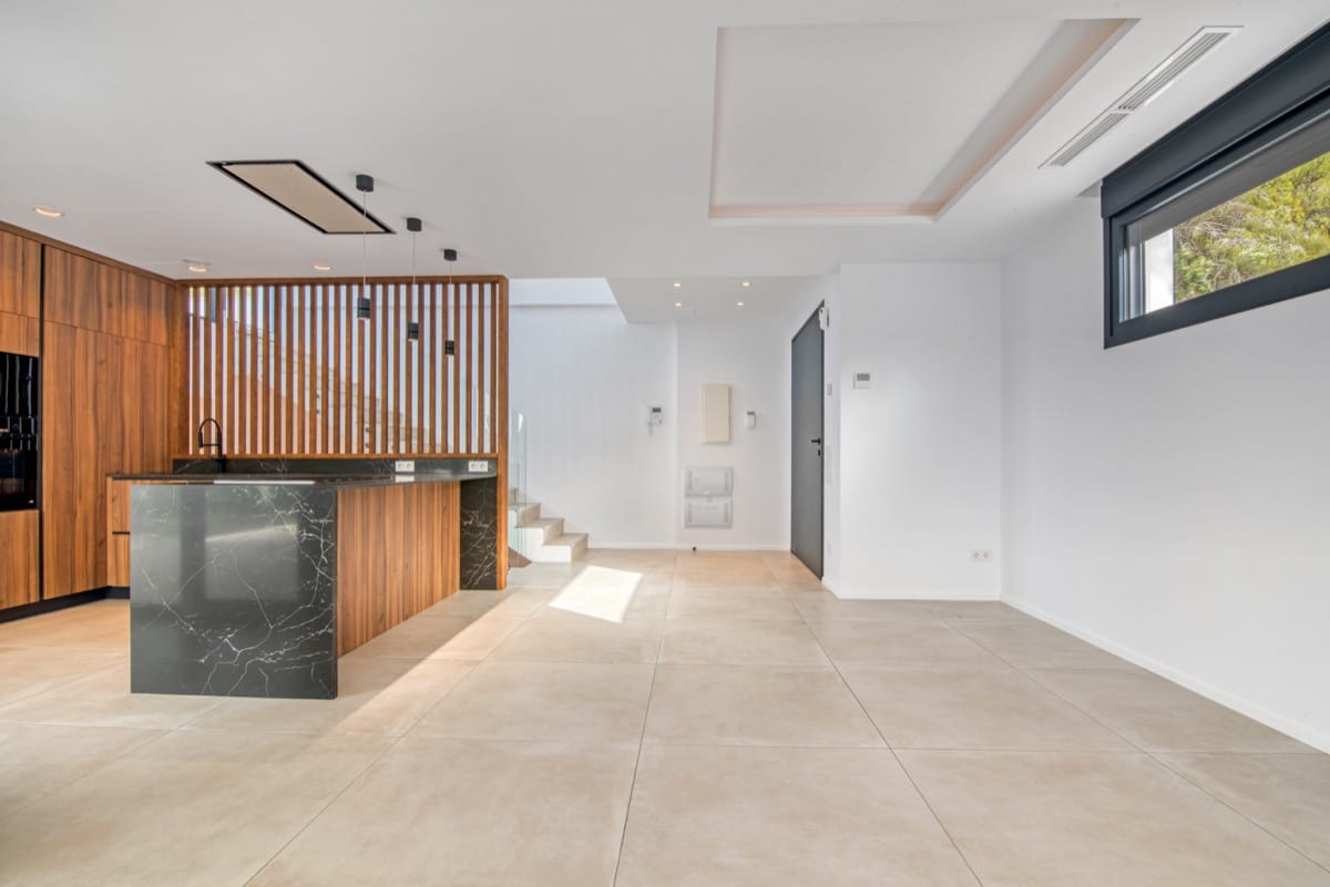 Luxury Villa with Sea Views and Natural Surroundings in Dénia