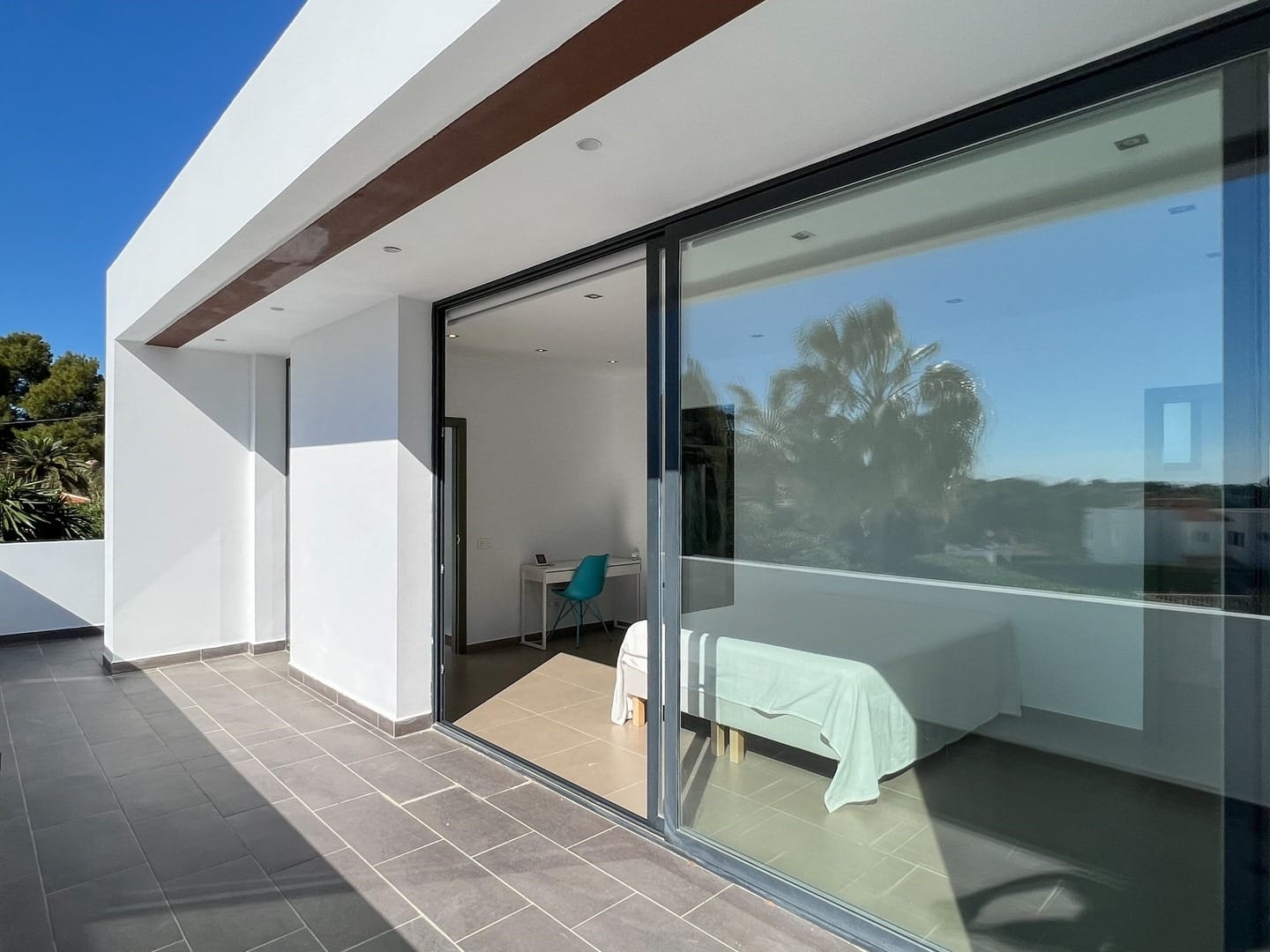 VILLA MODERNE EXCLUSIVE À VENDRE À MORAIRA
