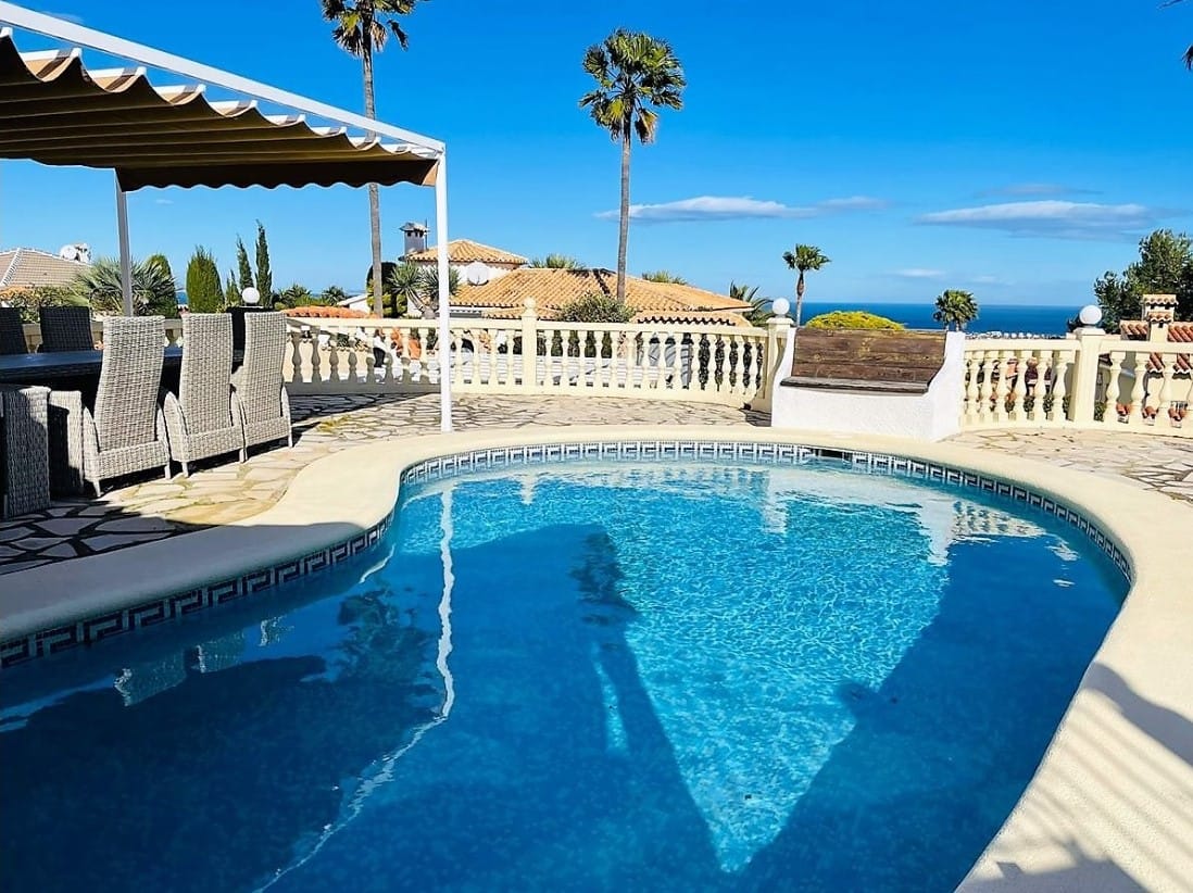 Villa de luxe avec vue imprenable sur la mer à Dénia