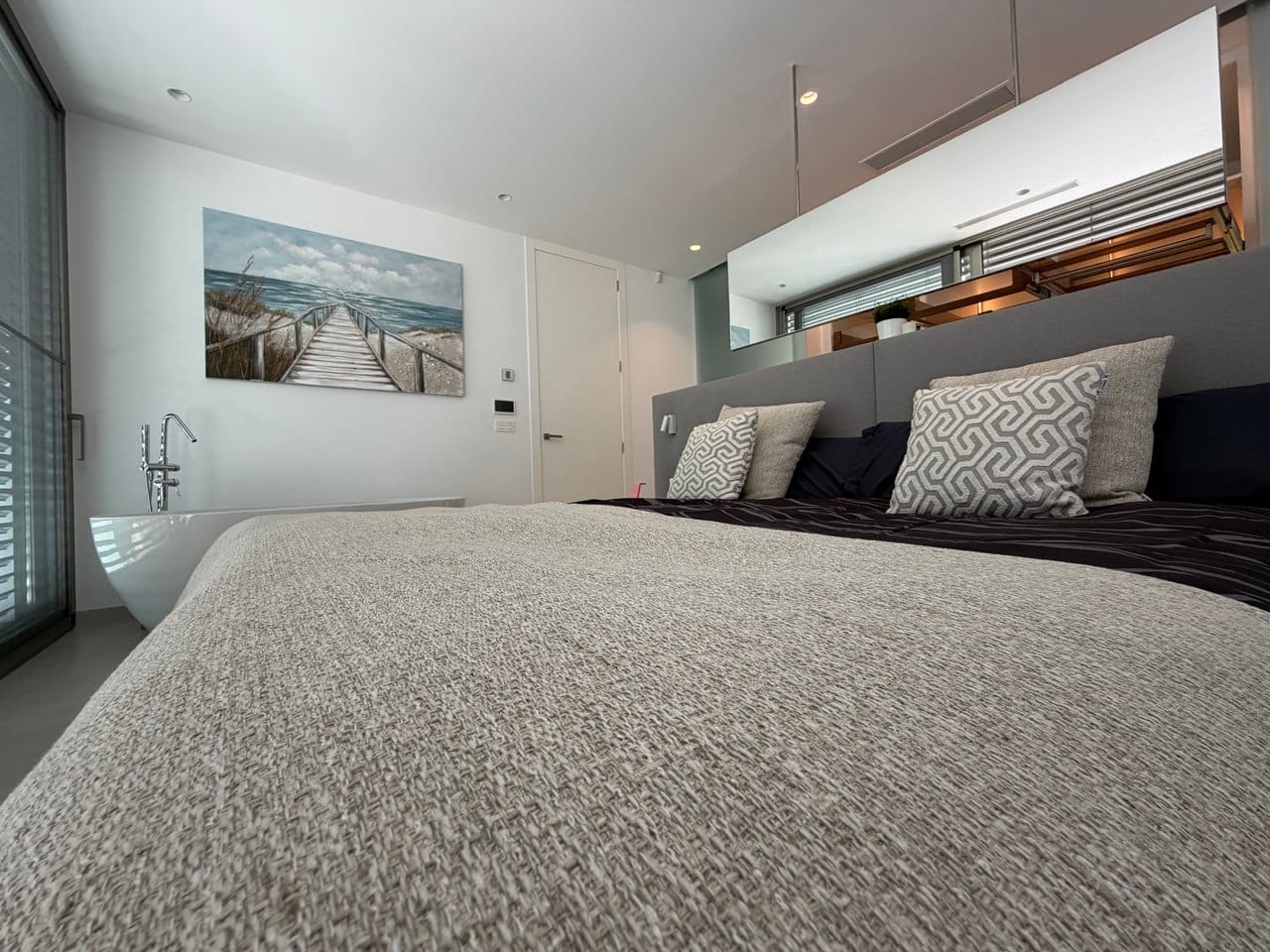 Espectacular villa de lujo con vistas al mar en Moraira, terrazas panorámicas, piscina infinity y azotea wellness