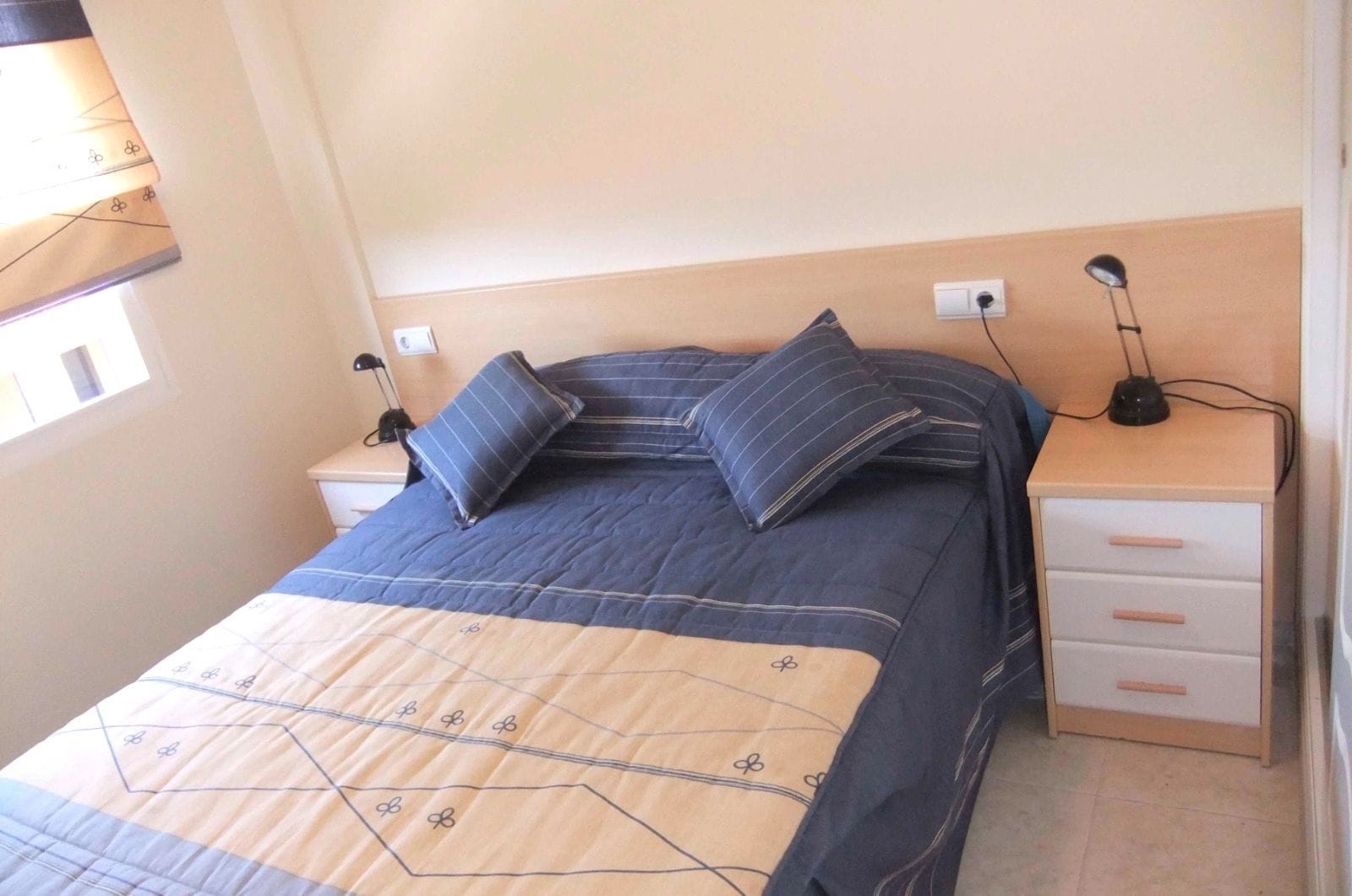 Penthouse op de 1e lijn van het strand met uitzicht op zee