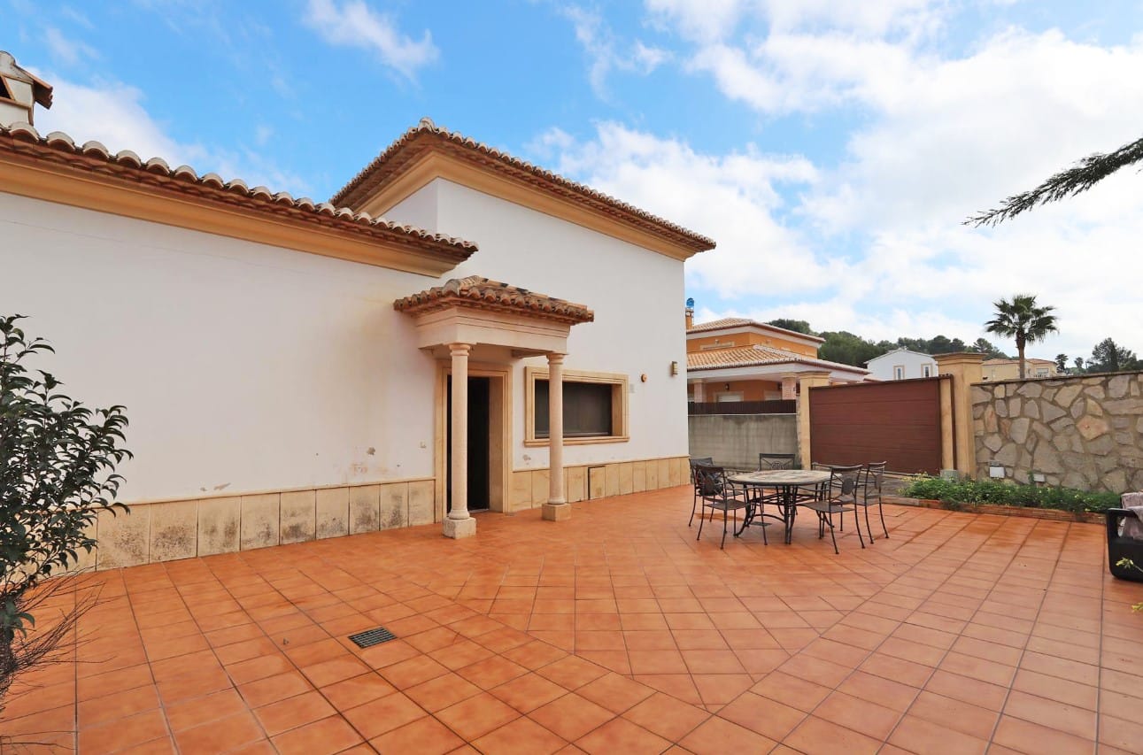 Villa con piscina en el Montgó de Dénia con piscina