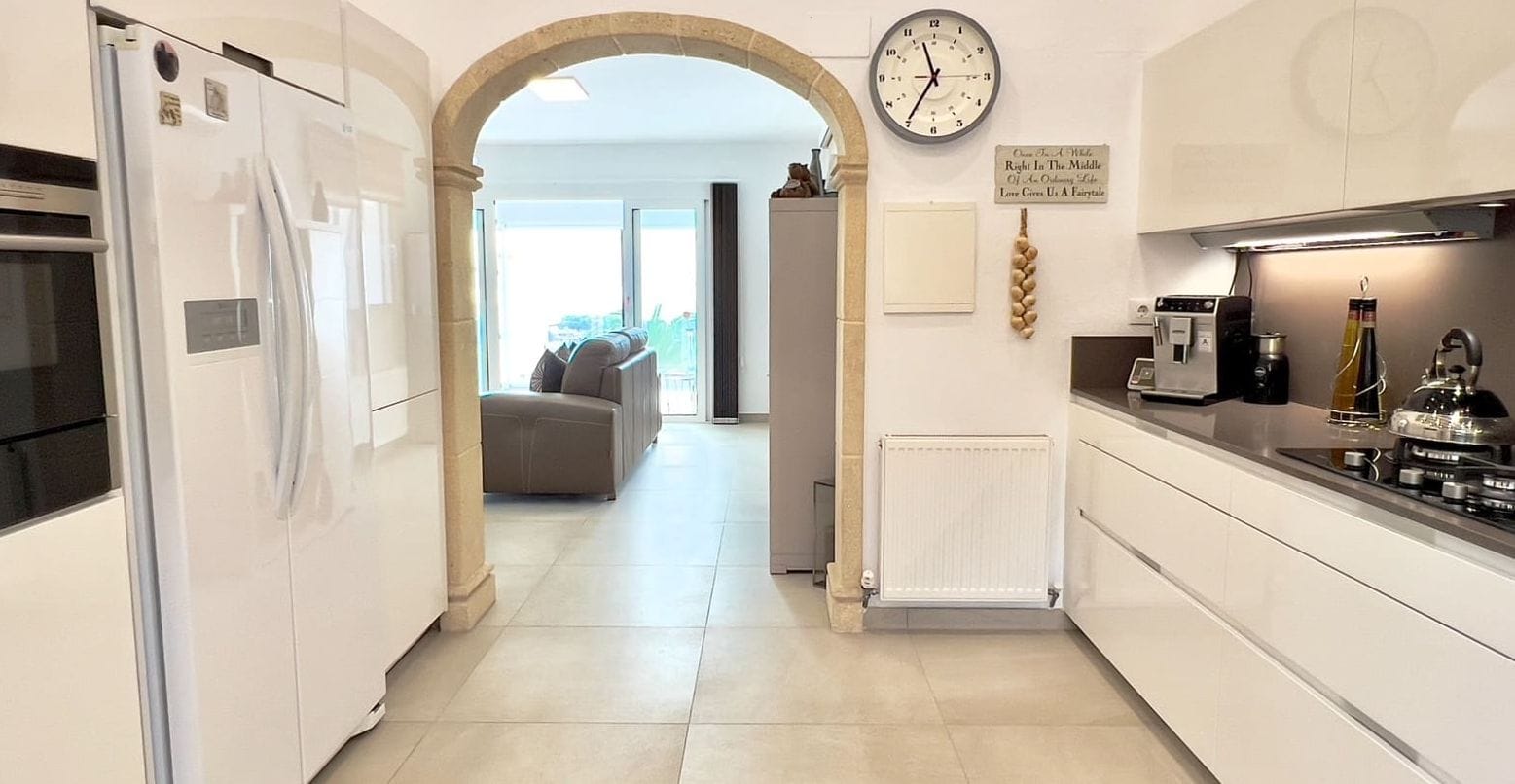 Villa de 5 dormitorios y piscina en Teulada, Alicante