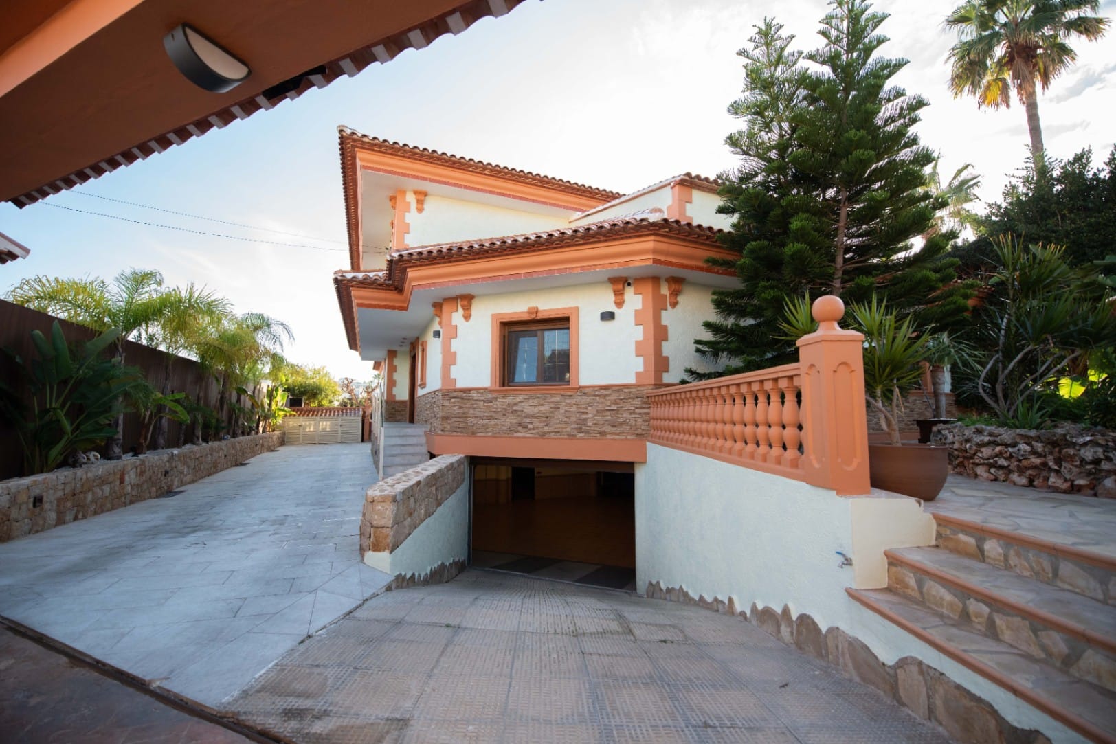 MAGNIFICA Y EXCLUSIVA VILLA EN CALPE