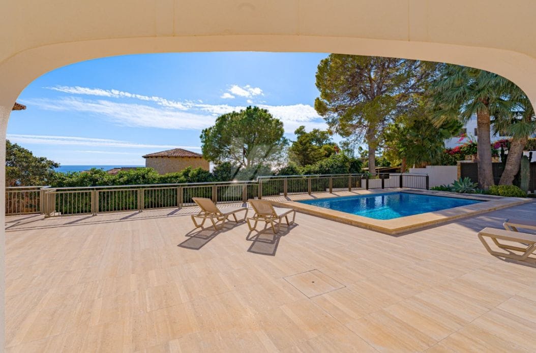 Villa met 4 slaapkamers en uitzicht op zee in Moraira