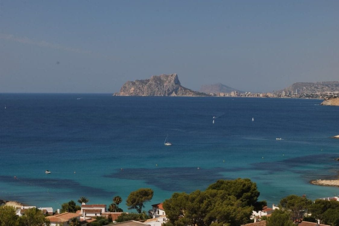 Impresionante Villa Mediterránea con Vistas Panorámicas al Mar en El Portet, Moraira