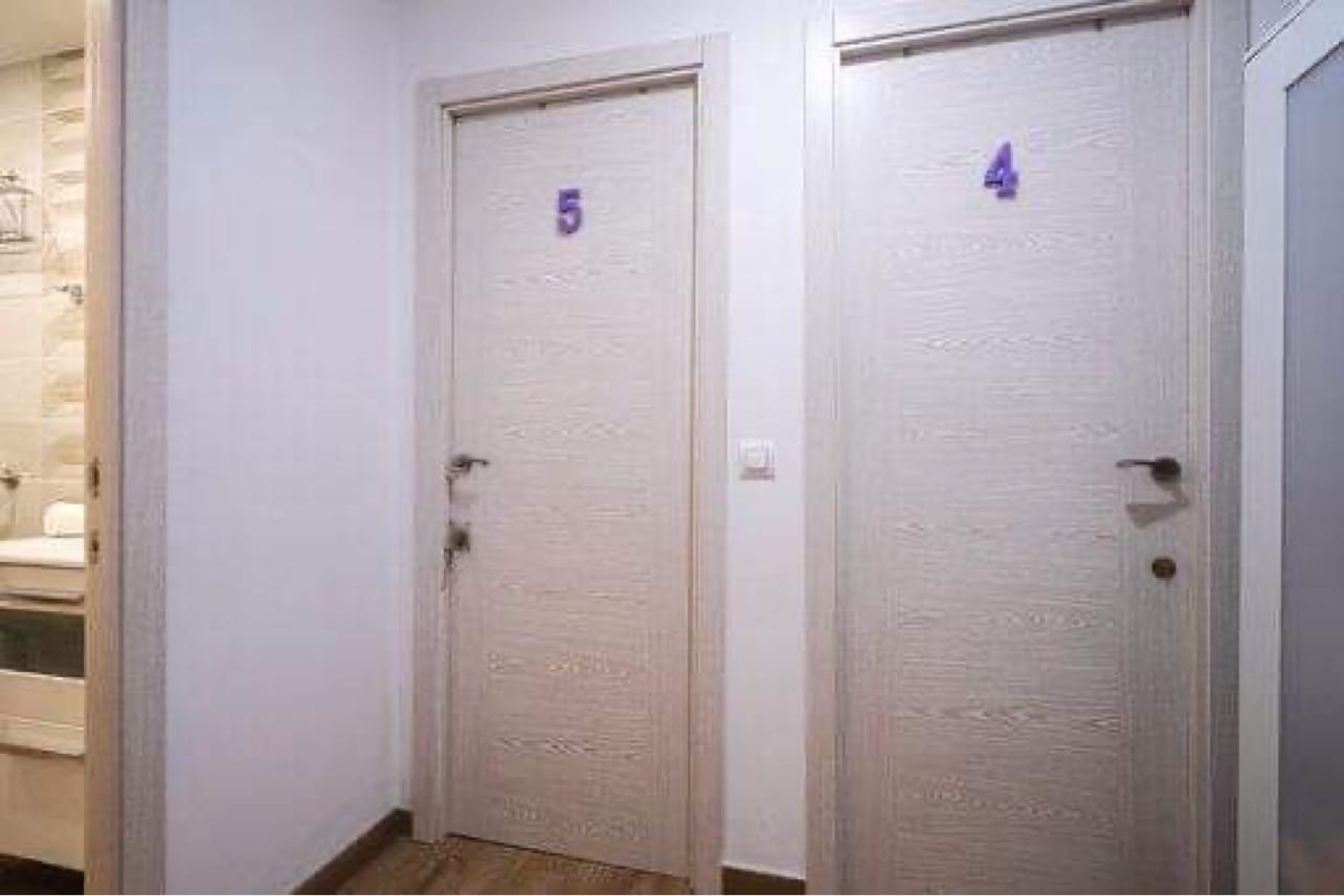 Hostal con licencia turística en venta en el centro de Denia