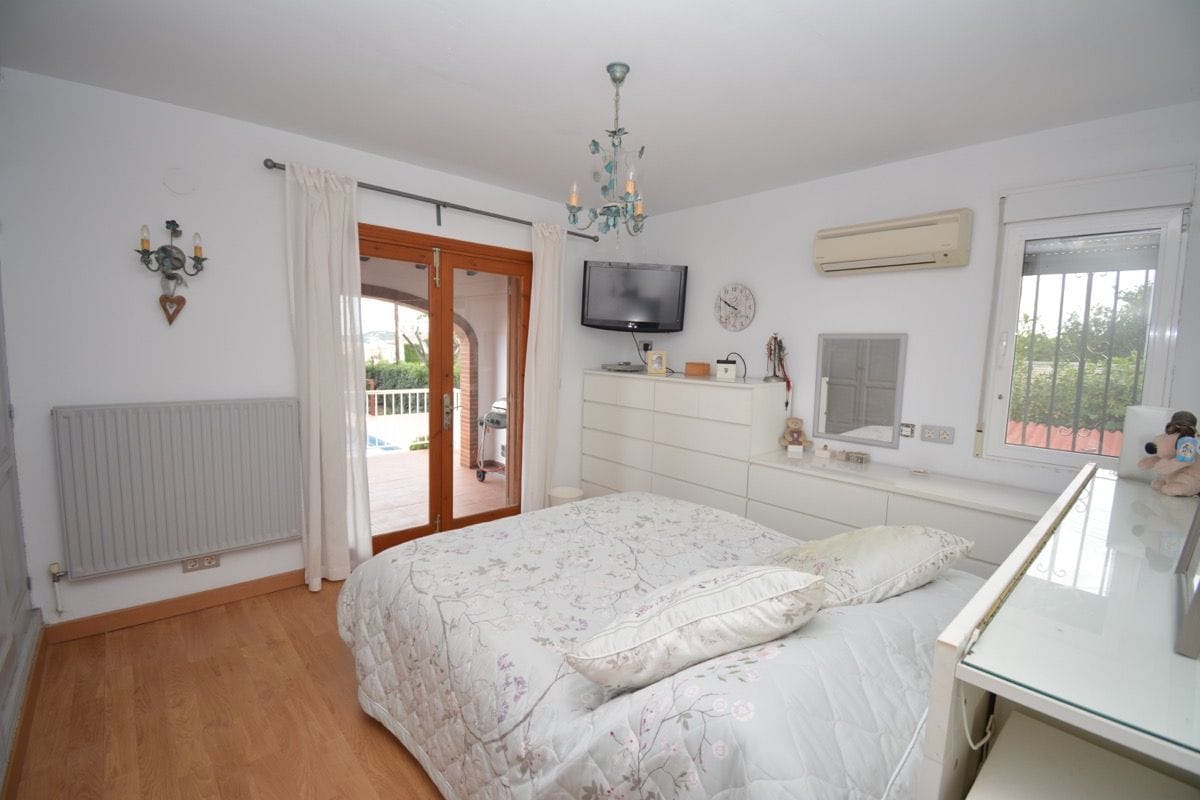 Villa en venta en Denia