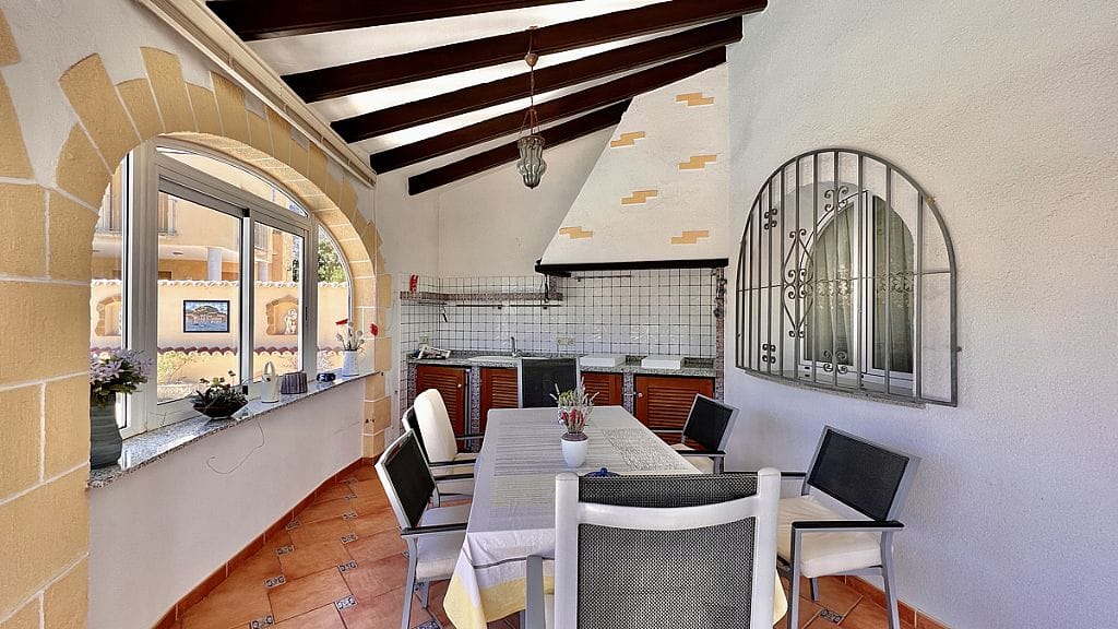 Villa met privé zwembad en uitzicht in Santa Lucia gebied van Denia