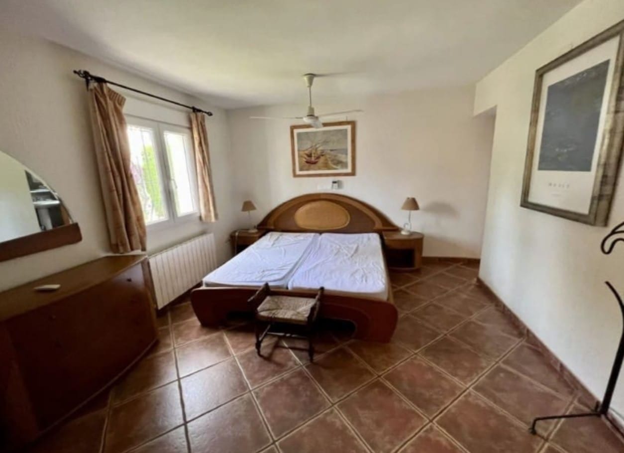 Espectacular villa de 3 dormitorios con vistas al mar en la Cala Ambolo - Javea